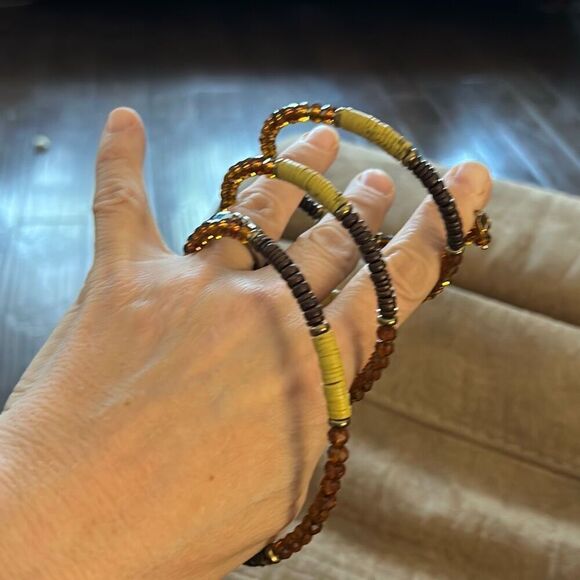 Vintage‎ Brown Beaded Wire Wrap Bracelet with Thread Spun Accents. - Picture 6 of 7